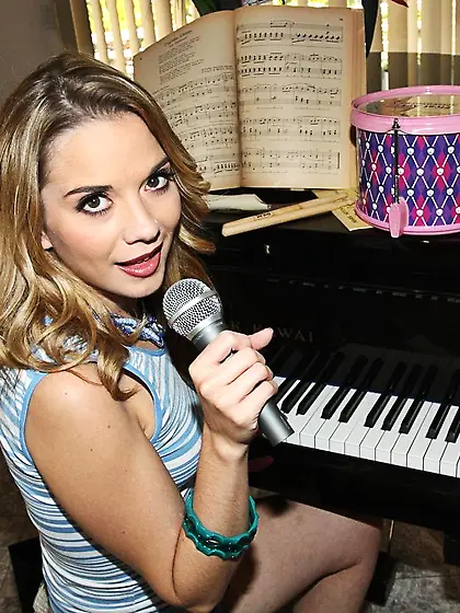 Slutty chick Tera Dice gags on everything and gets her bald puss