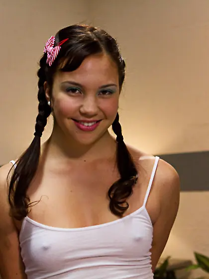 Queen nurse teaches teen