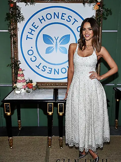 Cleavage pics of Jessica Alba